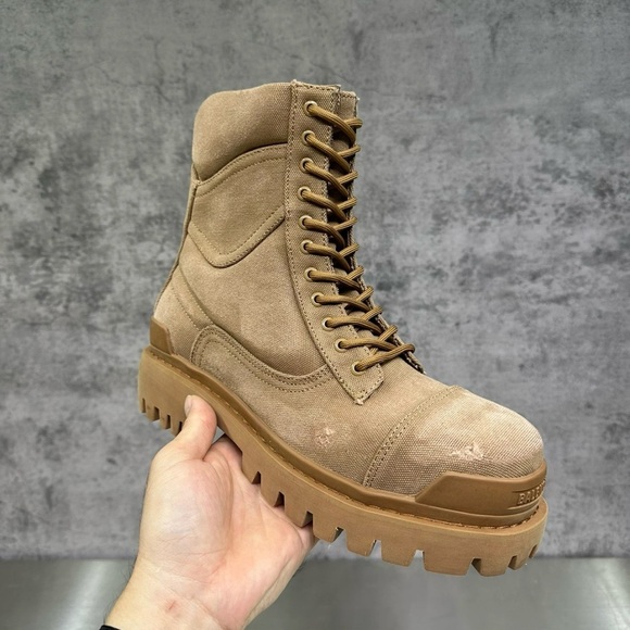 Balenciaga Tan Combat Boots with Rugged Sole - Picture 3 of 6